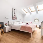 Victus Spacious In The Center By Renters * Σόποτ