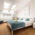 Victus Spacious In The Center By Renters *