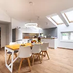 Victus Spacious In The Center By Renters Διαμέρισμα