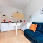 Victus Spacious In The Center By Renters *