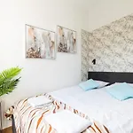 Διαμέρισμα Victus Spacious In The Center By Renters