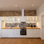 Victus Spacious In The Center By Renters * Σόποτ