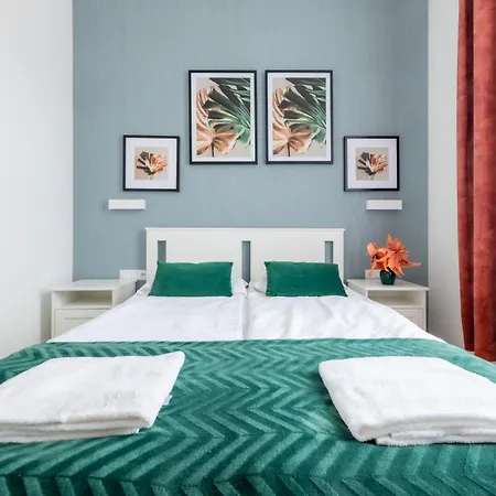 Victus Apartamenty, Victus