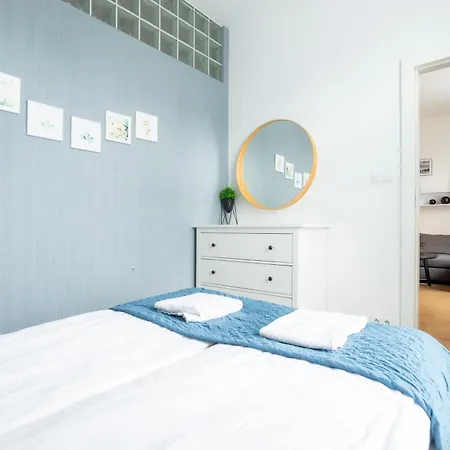 Victus Apartamenty, Victus