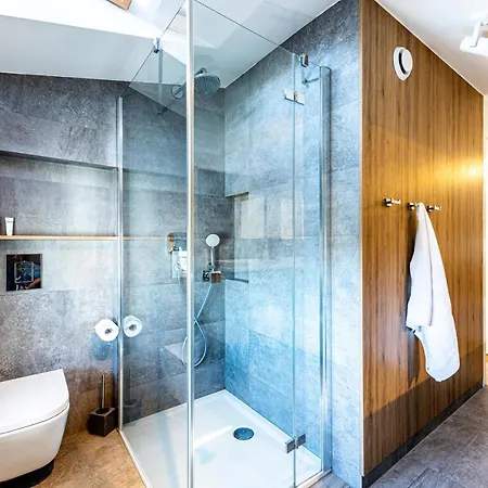 Victus Apartamenty, Victus